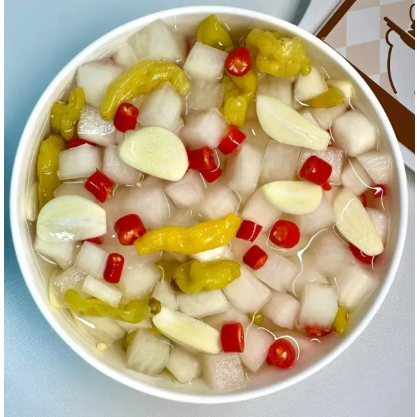 Rábano blanco encurtido agridulce-picante